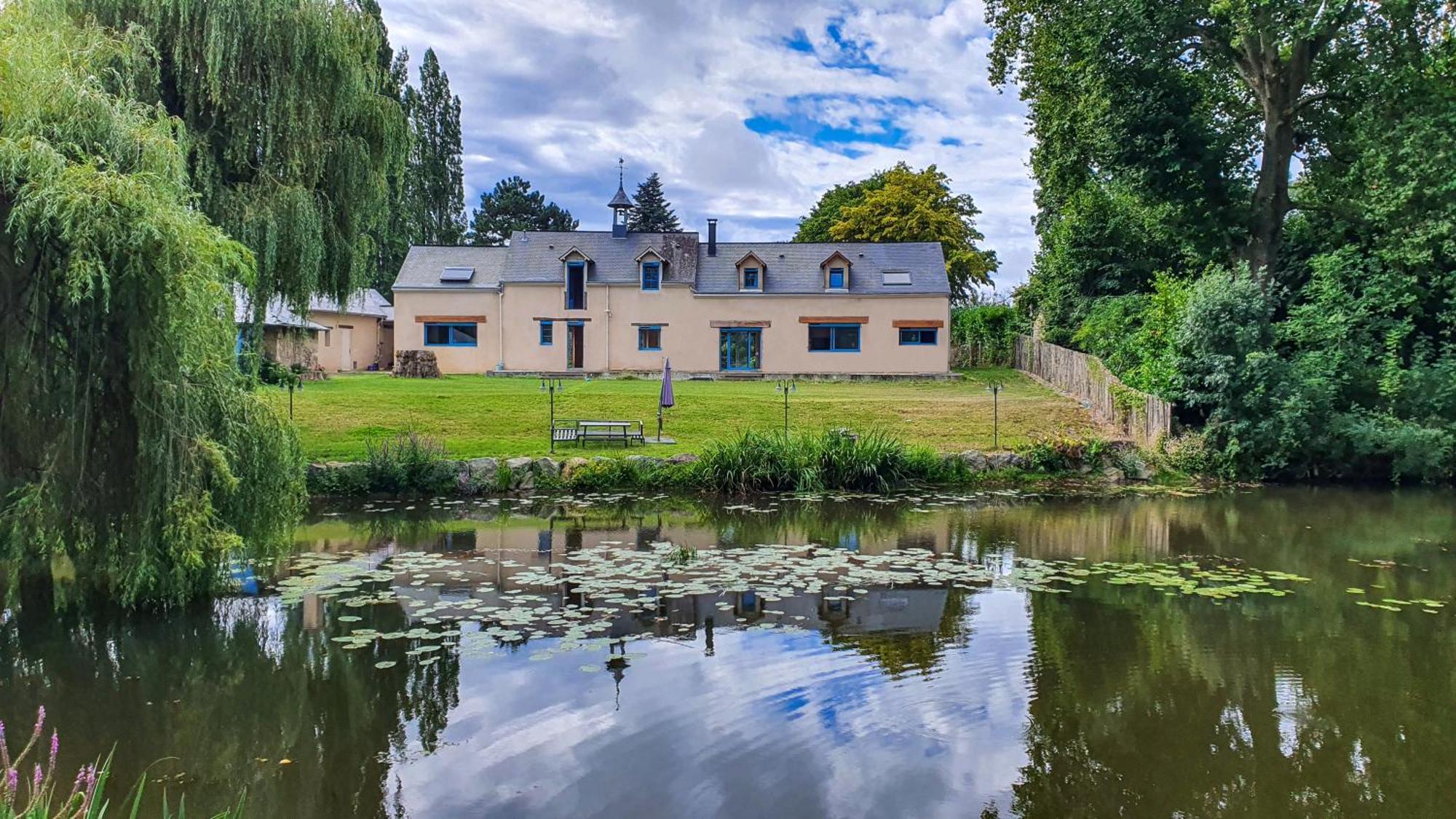 Au Fil De L'Eau Bed & Breakfast La Chapelle-Saint-Aubin ภายนอก รูปภาพ